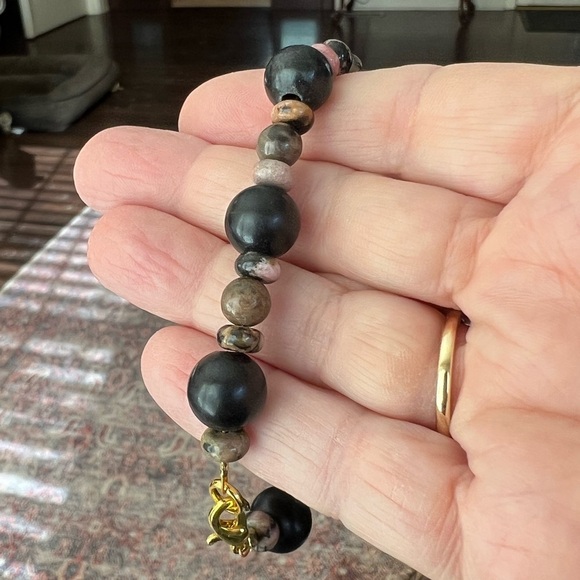 Rhodonite necklace with matte black jasper + bracelet - Picture 6 of 6